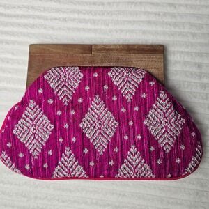 Chloe & Lex Women Wood Frame Beaded Clutch OS Pink Geometric Boho Artisan